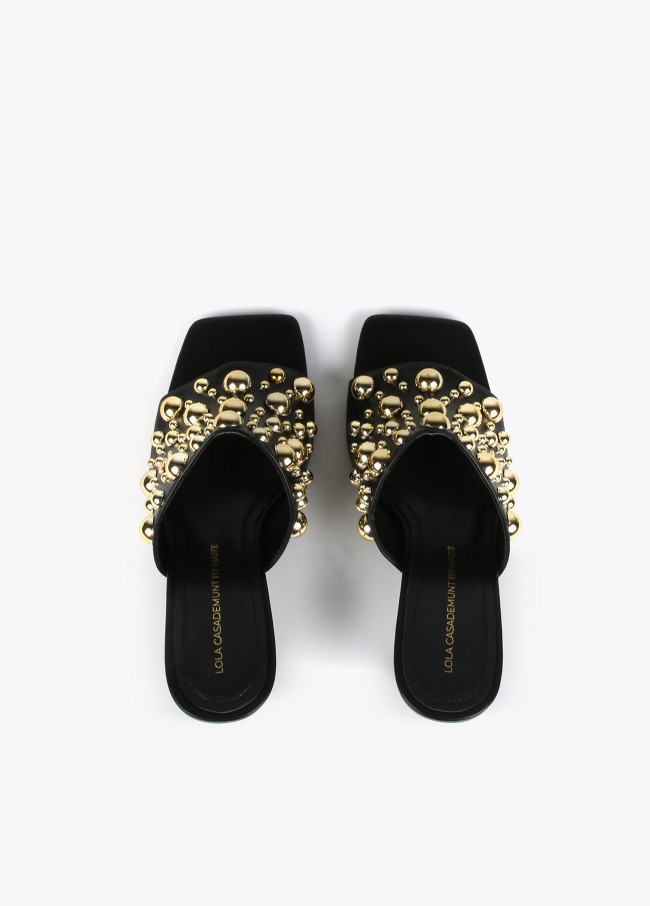 Hinten offene Schuhe mit Absatz und...