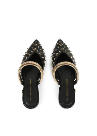 Mule con fascetta e decorazioni in metallo