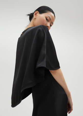 Long dress with cape sleeves