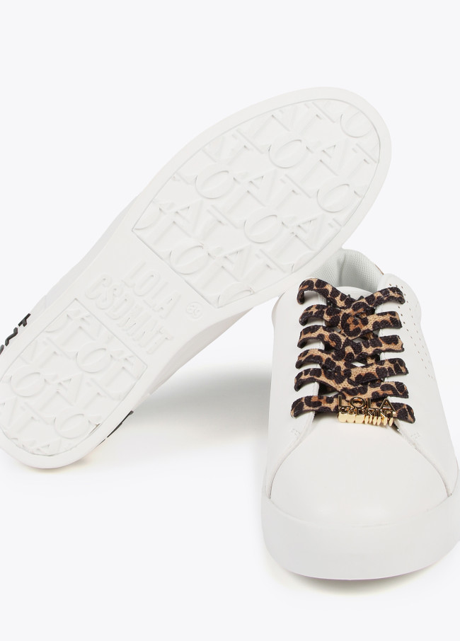 Sneakers con dettaglio LC traforato