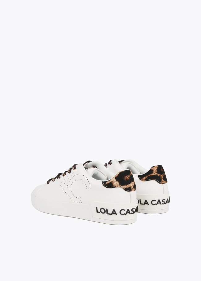 Sneakers con dettaglio LC traforato