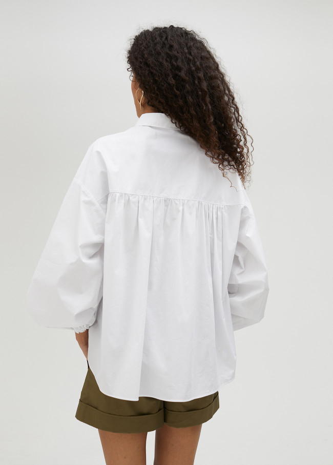 Camisa popelín con goma en bajo