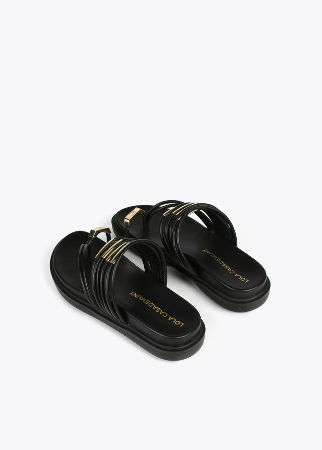 Sandalen mit abgerundeten Riemen