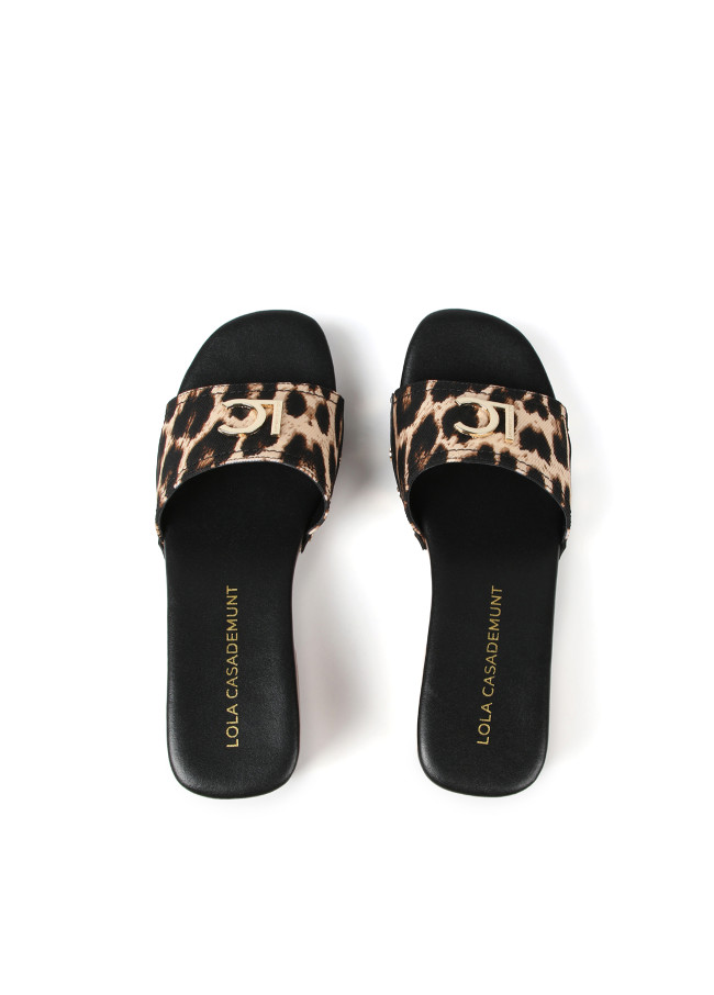 Leopard print fabric clogs