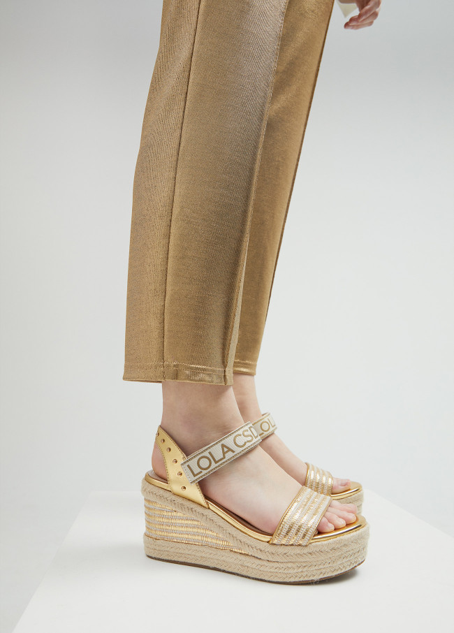 Chaussures compensées détails métallisés