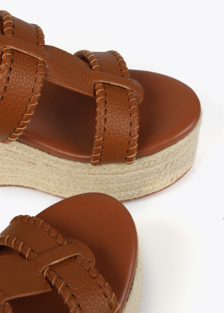 Chaussures compensées effet fibre naturelle