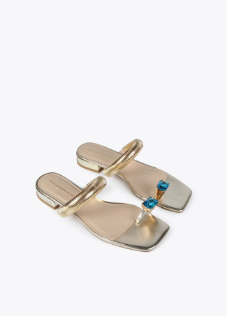 Sandali metallizzati anello gioiello