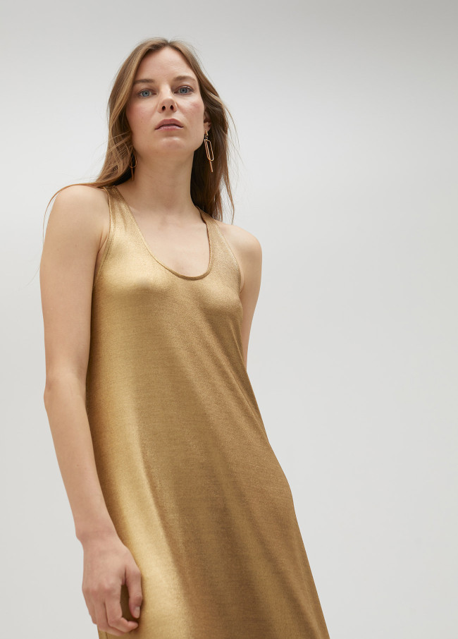 Robe longue dorée à bretelles
