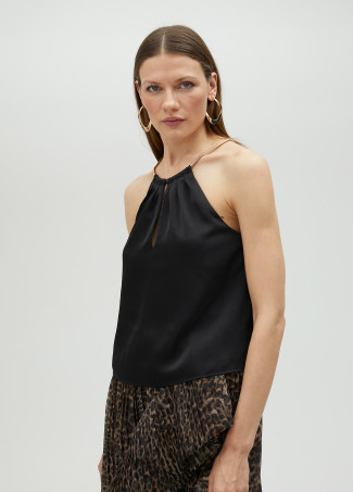 Top scollo all'americana con catena