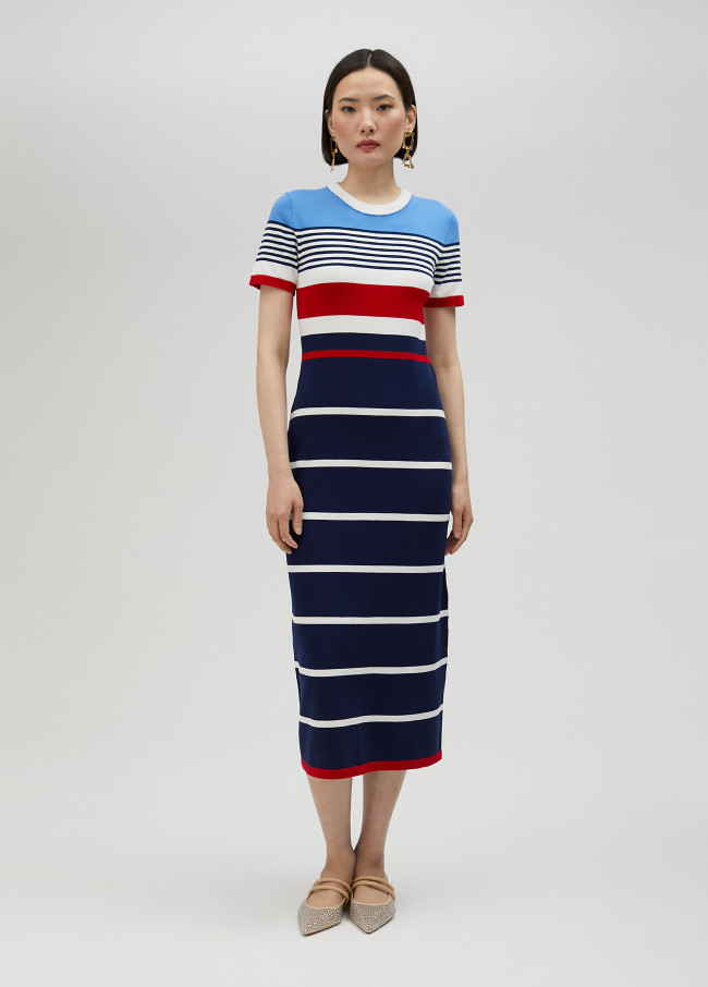 Robe en maille à manches courtes