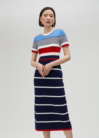 Vestito in maglia a maniche corte