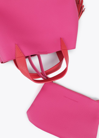 Two-tone bag with tassel