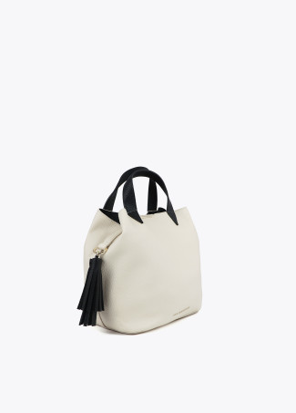 Zweifarbige Tasche mit Quaste