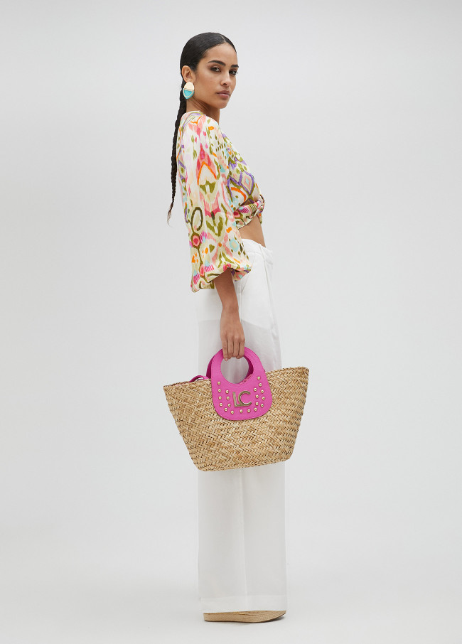 Mala tote grande com tachas