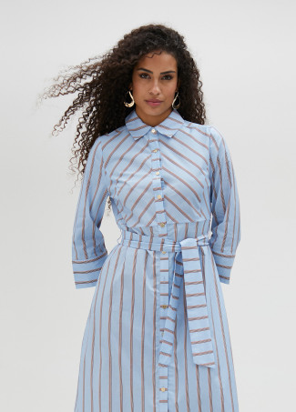 Vestido comprido às riscas