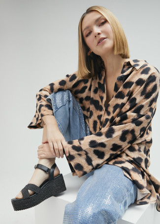 Platform sandals with metal details