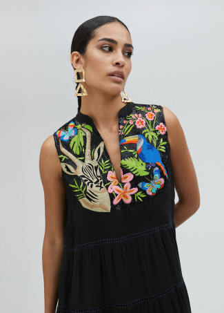 Long strappy kurta with slits and chest embroidery