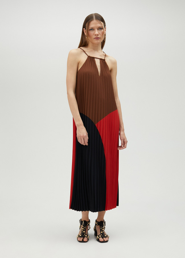 Dreifarbiges plissiertes Kleid
