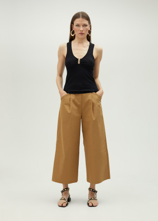 Wide-leg trousers