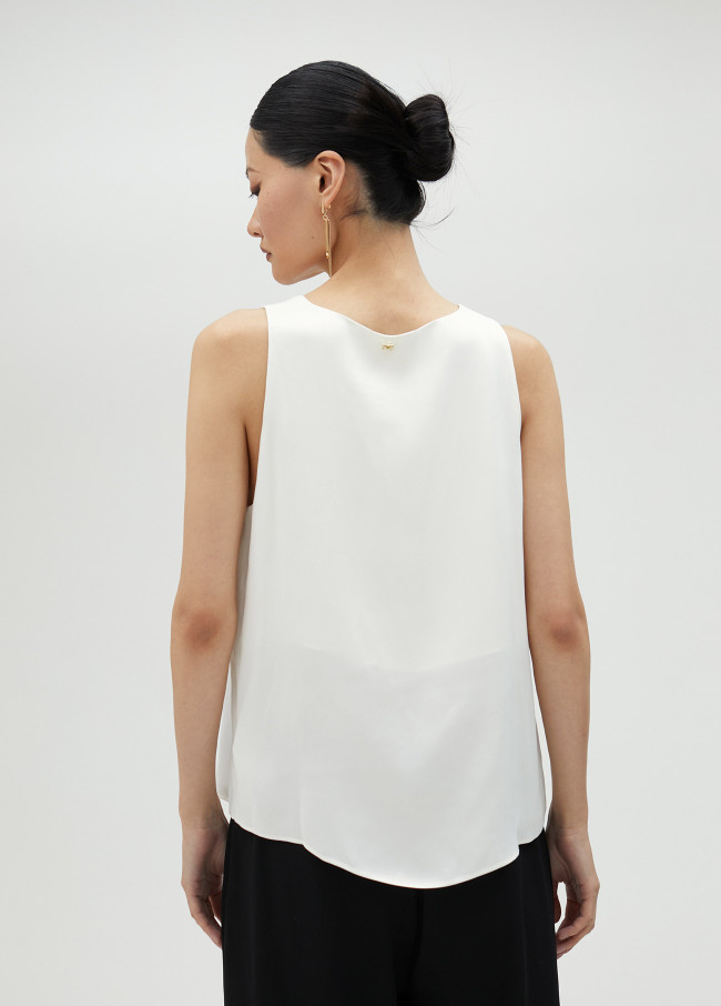 Top basic con spalline