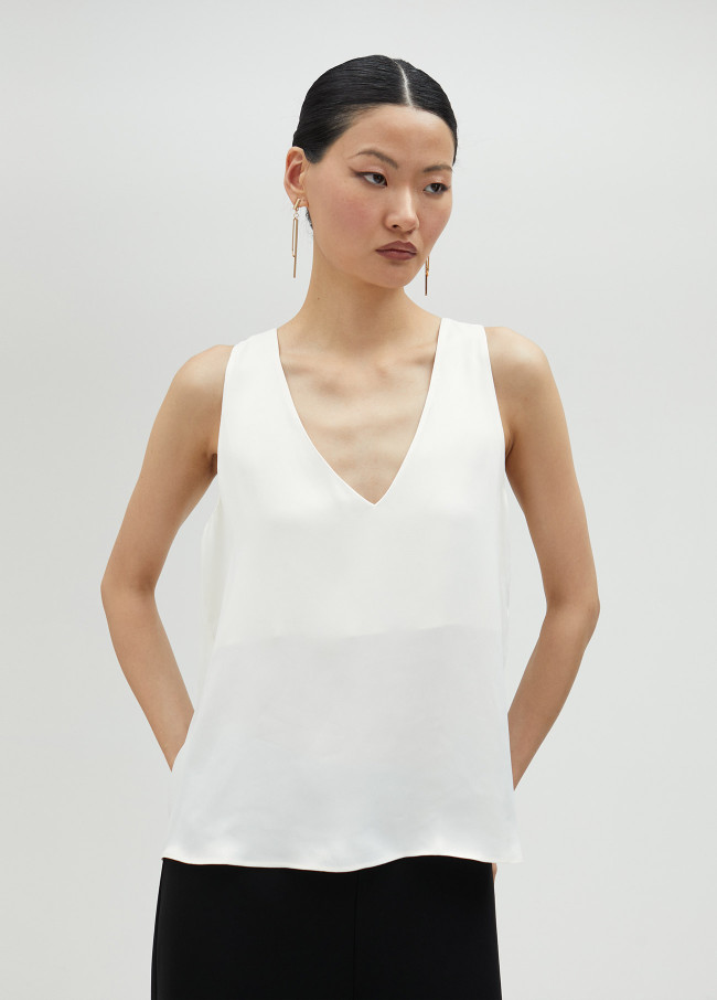 Top basic con spalline