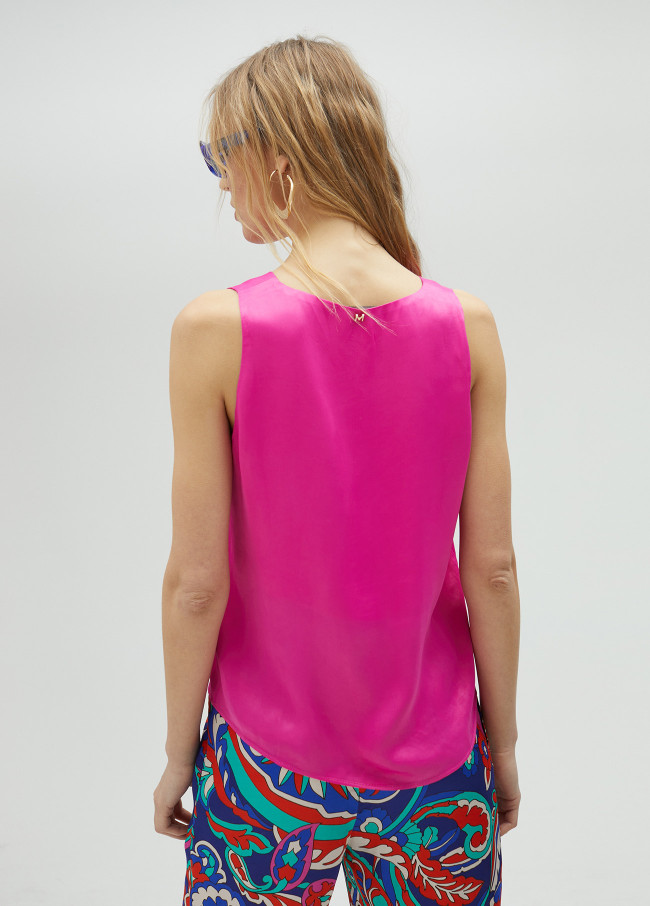 Top basic con spalline