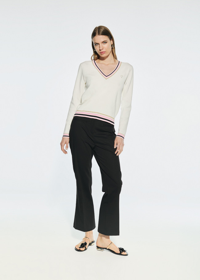 Pullover mit farbigem Detail