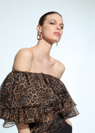 Top volantes animal print