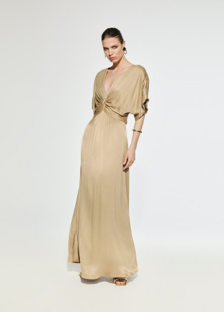 Vestido comprido com drapeado na cintura
