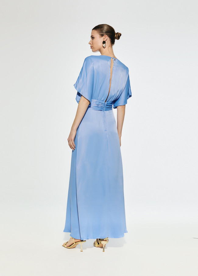 Langes Kleid mit drapierter Taille