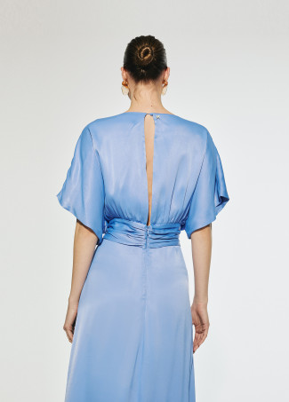 Langes Kleid mit drapierter Taille