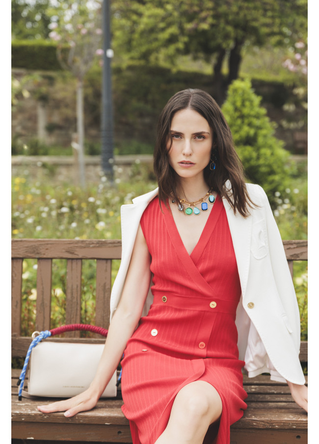 Robe rouge en maille