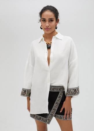 Camisa de linho com rebordo