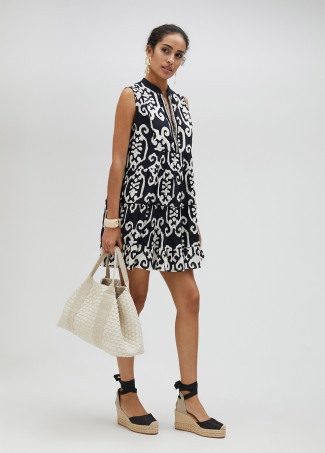 Vestido Kurta blanco y negro con volantes