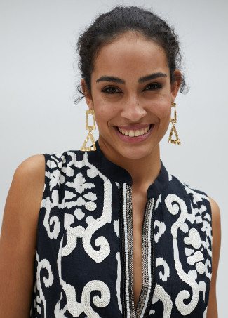 Vestido Kurta blanco y negro con volantes