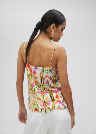 Top sedoso estampado