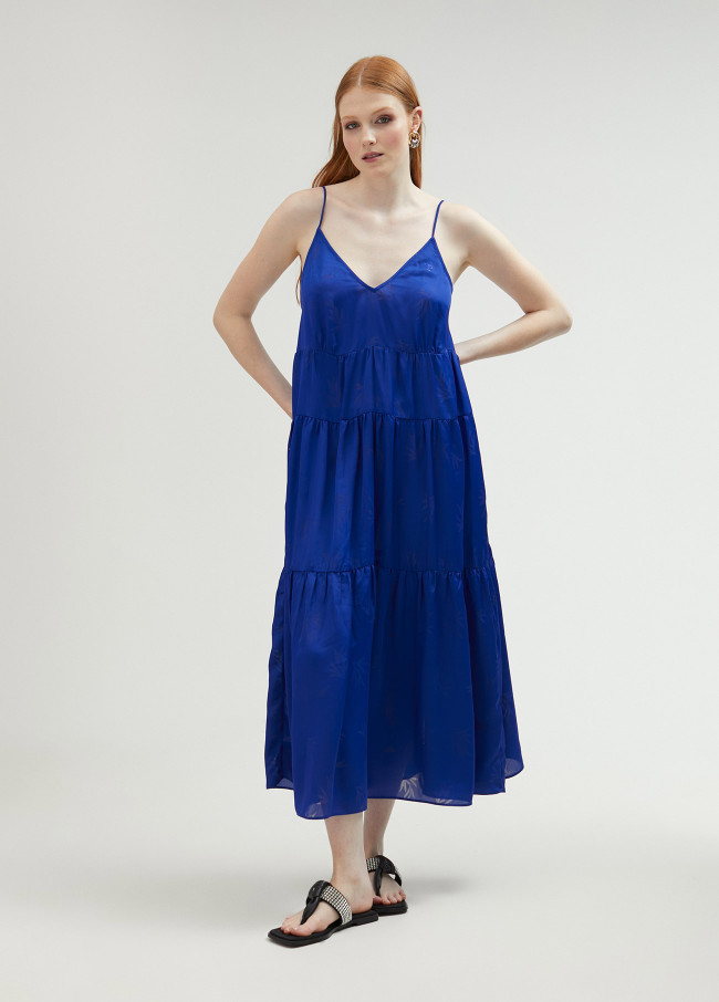 Vestido de tirantes con volantes