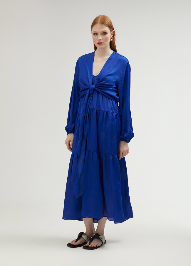 Vestido de tirantes con volantes