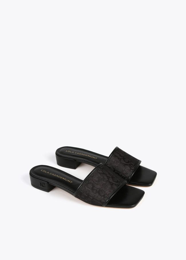 Flache Sandalen aus Mesh mit Monogramm