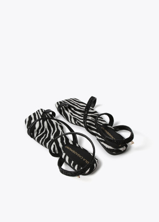 Metallische Riemchensandalen mit Zebraprint auf der Innensohle