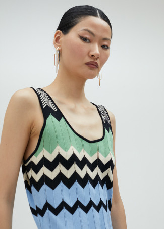 Langes, mehrfarbiges Kleid