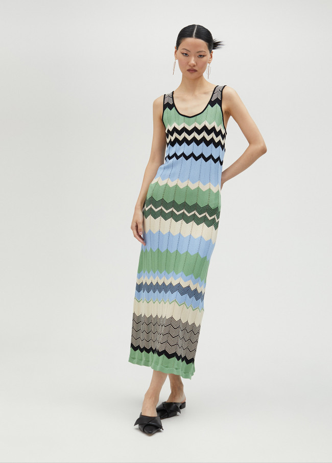 Langes, mehrfarbiges Kleid