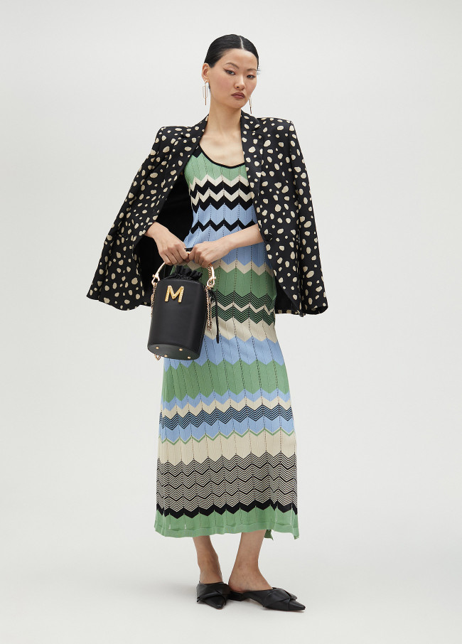 Langes, mehrfarbiges Kleid