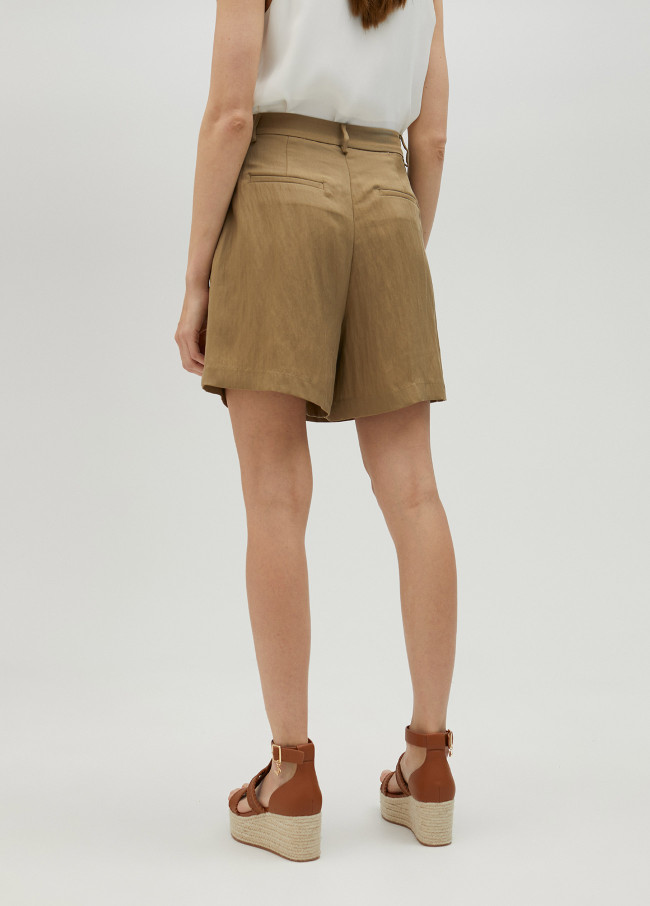 Crossover shorts