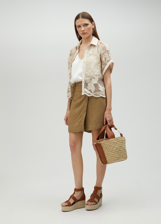 Shorts in Wickeloptik