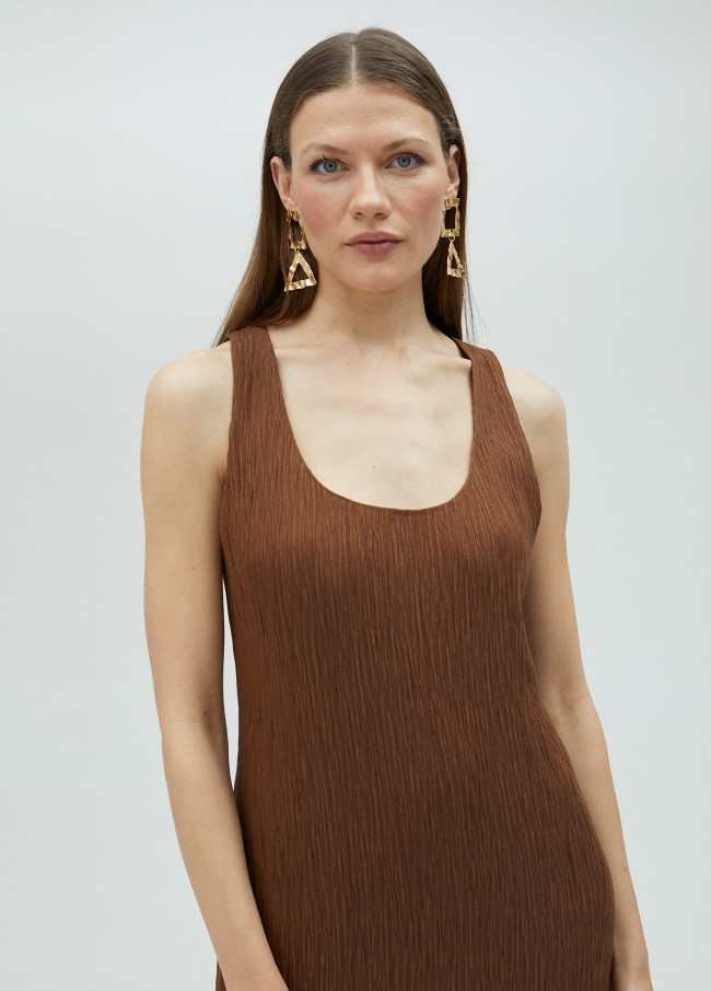 Vestido midi de alças