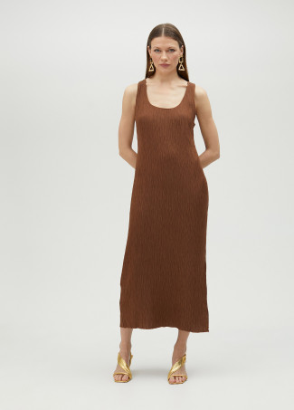 Vestido midi de tirantes