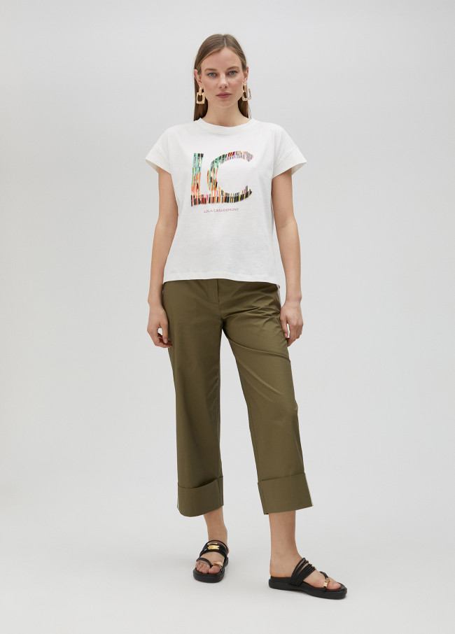 T-shirt com logótipo com diversas riscas