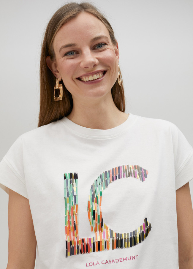 T-shirt com logótipo com diversas riscas