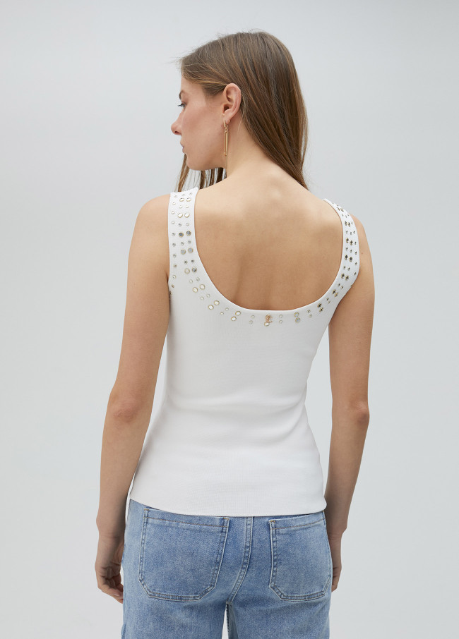 Top in maglia con strass sul collo